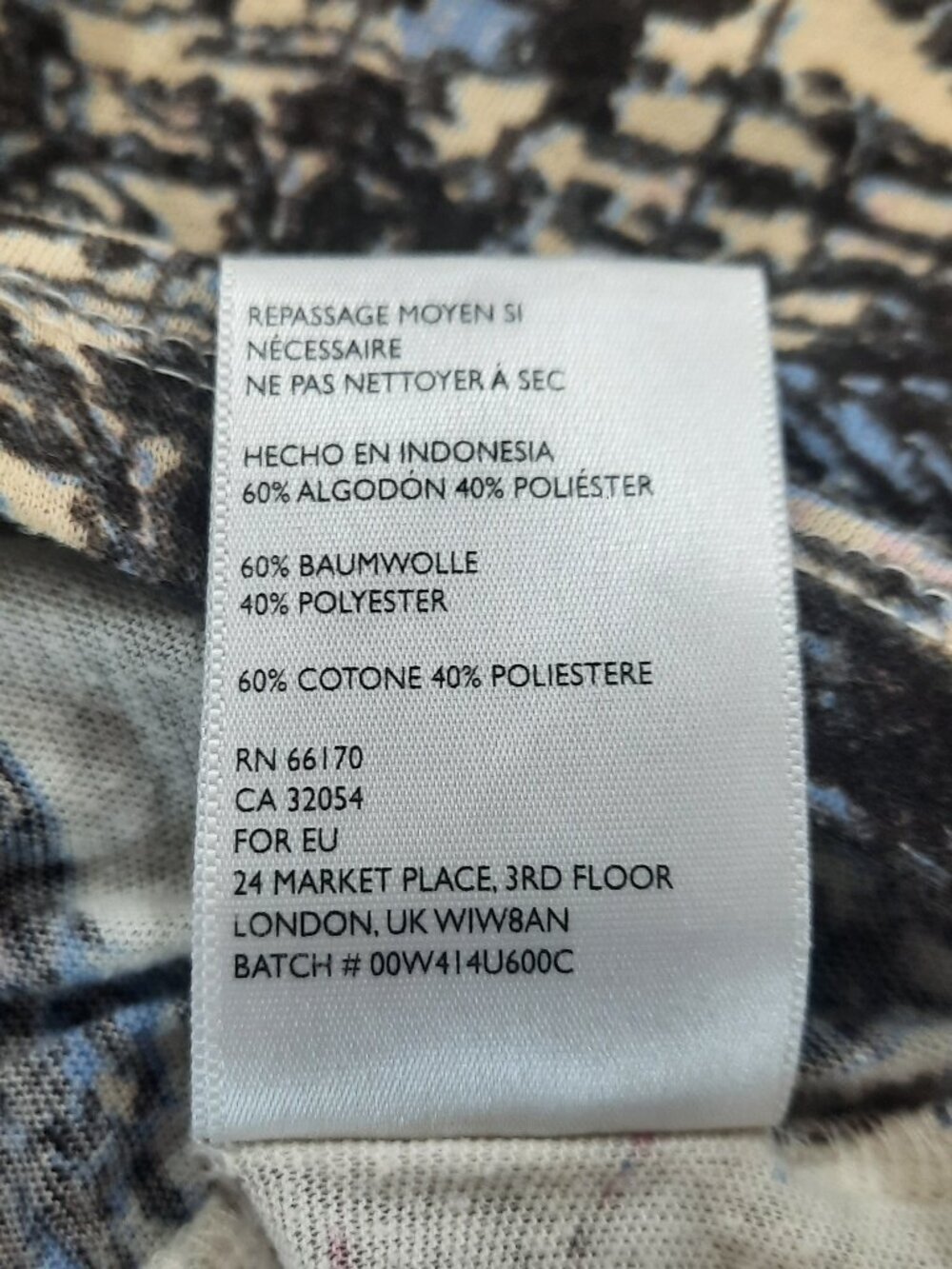 Vtg inspired world map top - Urban Outfitters brand - Picture 9 of 11